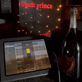 Ein lebendiger Nachtleben-Hotspot in Zürich, Schweiz. thumbnail 3